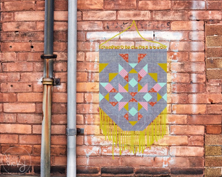 quilted crest layout | veni vidi vicky