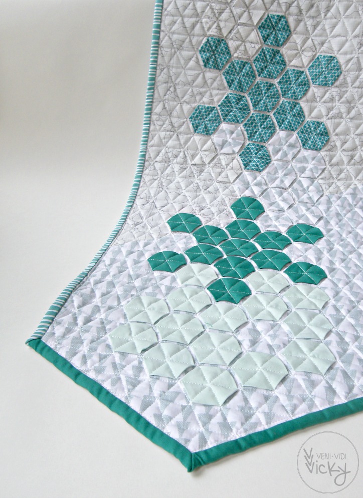 'Ice Needles' hexagon table runner | veni vidi vicky