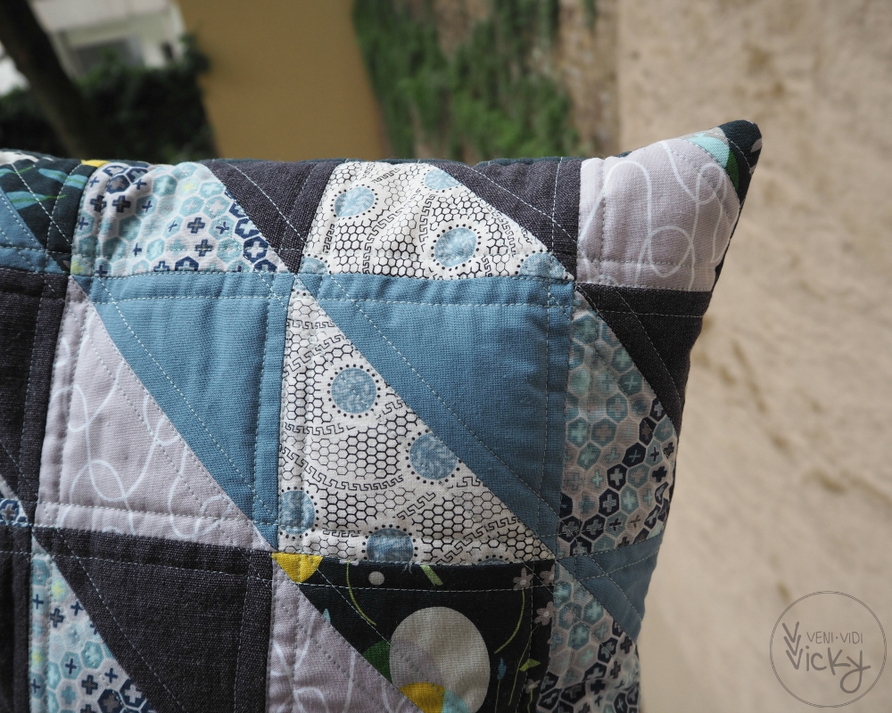 blue & grey HST pillow | veni vidi vicky