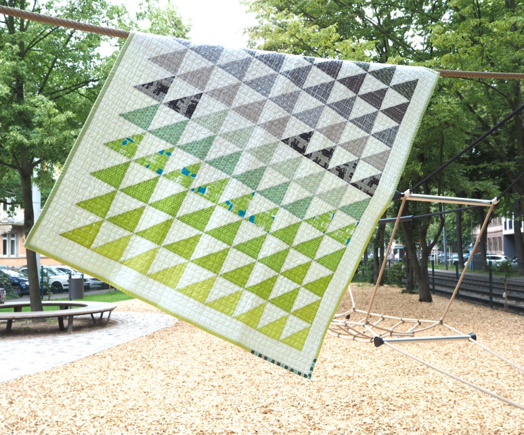 grey/green Ombré Quilt | veni vidi vicky